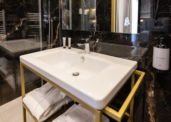 Mavi Luxury Oda ve Kahvaltı 4*