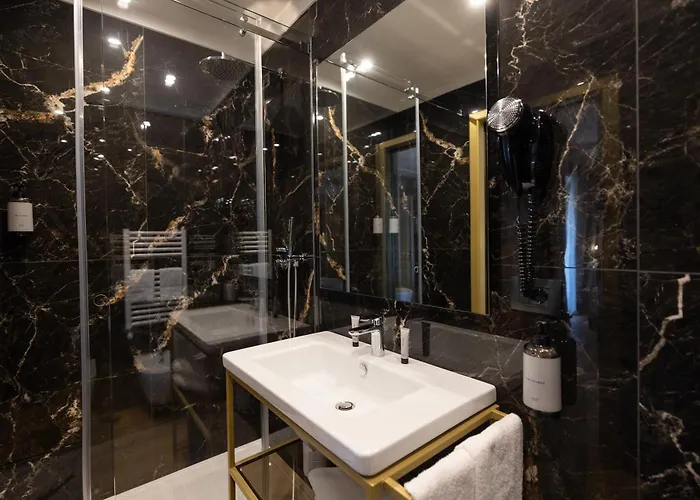 Mavi Luxury Oda ve Kahvaltı 4*